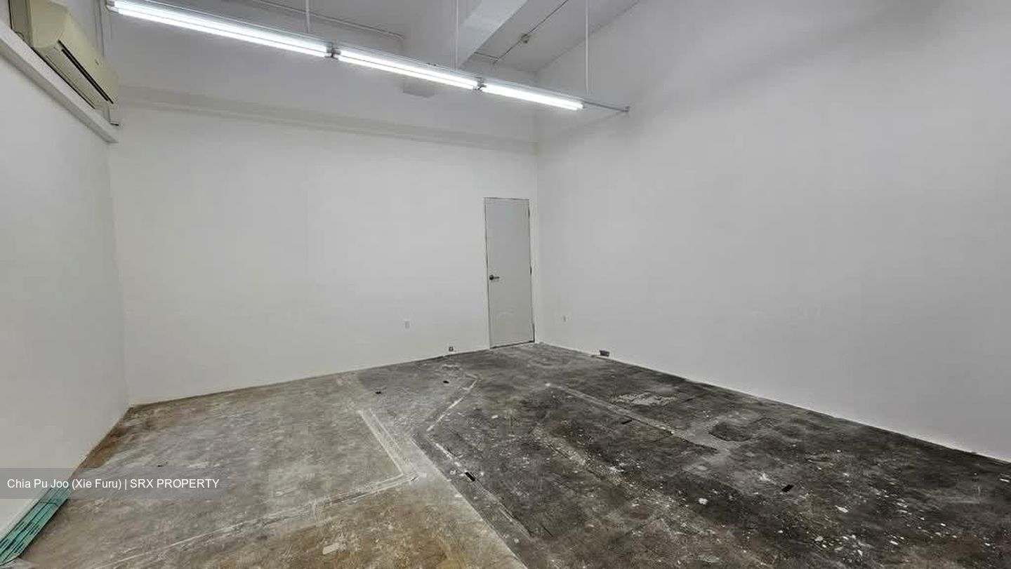 Jalan Membina (D3), Shop House #561021241